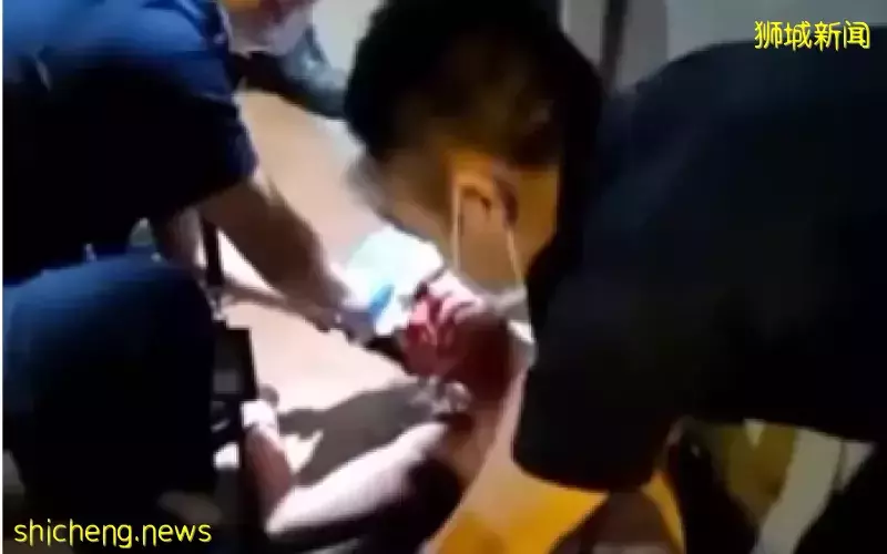 男子遭突袭头部受伤 女友寻目击者