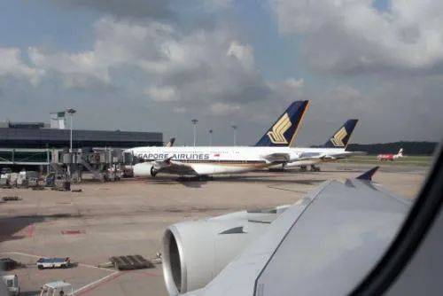 神反轉！新加坡這位高管攤上大事！全民聲討，部長發聲