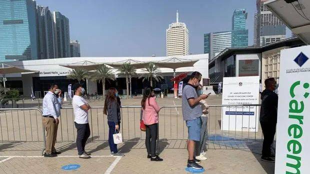 中國疫苗逆襲!美媒力挺,英國富豪專門飛迪拜接種!新加坡即將批准