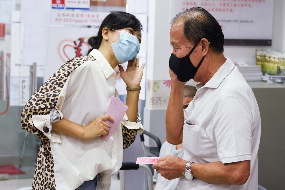 世界夫人大赛新加坡赛区,参赛佳丽参观善济医社