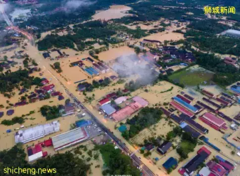 活久見! 新加坡鄰國下起了鵝毛大雪,29年頭一次