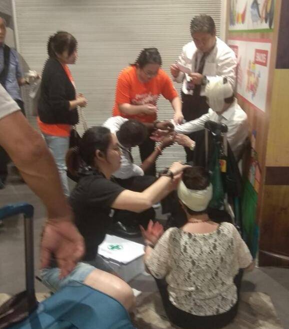 新加坡扶梯摔人事件、四老人摔伤入院，注意事项请牢记