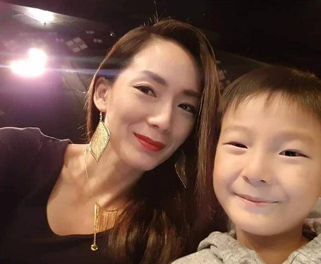 范文芳郑惠玉郭妃丽林湘萍郑秀珍,难忘新加坡花旦,有两位少人知