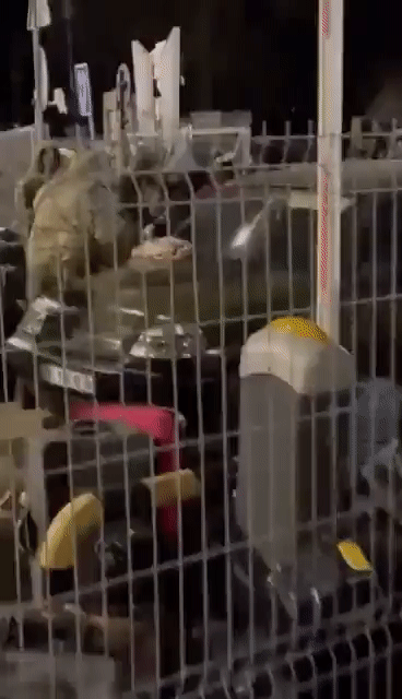 眼前爆炸!新加坡男子逃出乌克兰:“我做好自卫杀人准备”