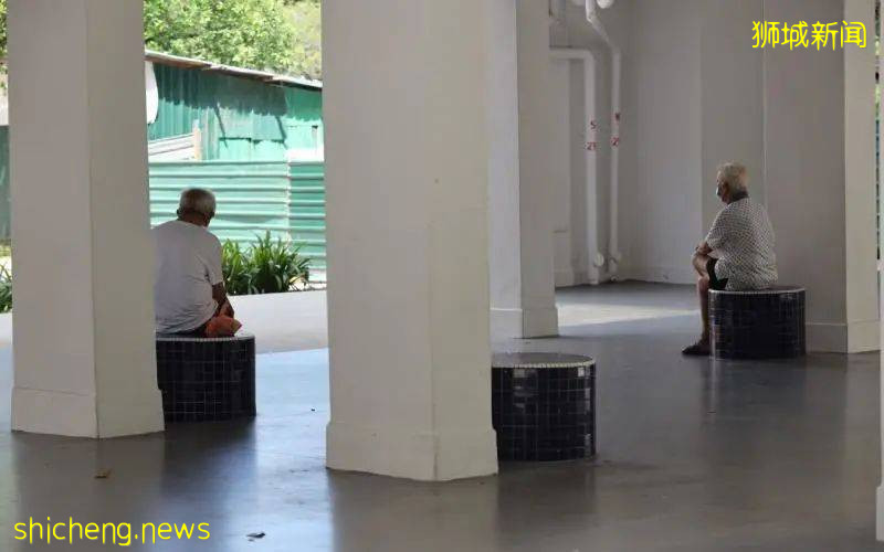 新加坡重症患者增至85人，66人年过六旬！政府正式为年长者接种加强剂疫苗，尽快控制疫情