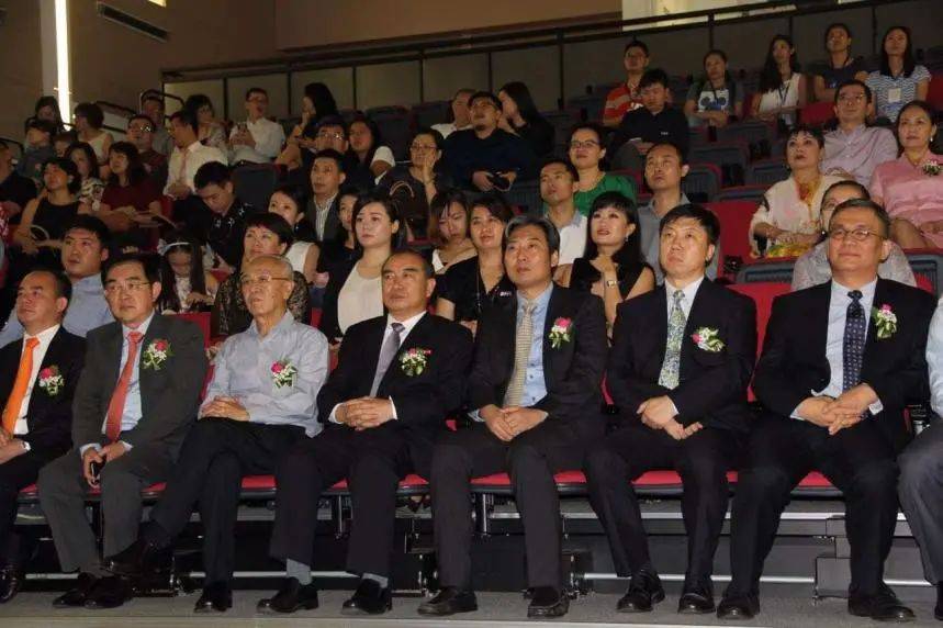 华侨大学在新加坡招研究生!免考研、大专学历可申请、学信网认证