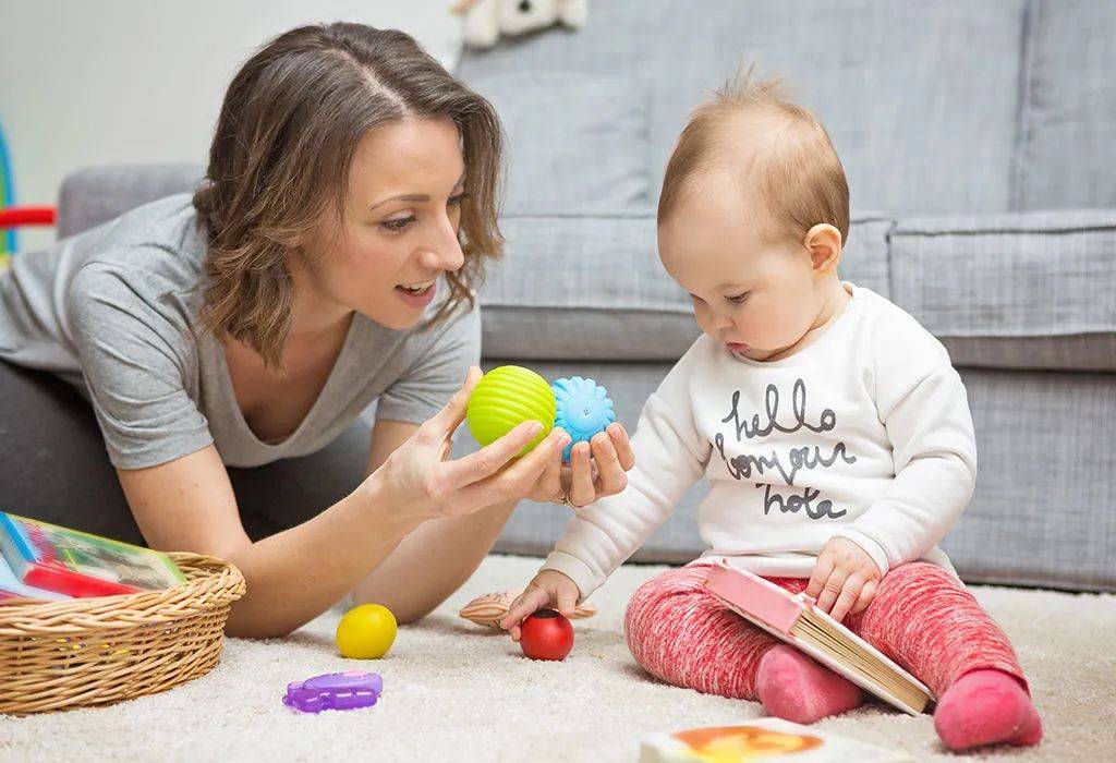 0至12月齡寶寶發育情況！新加坡媽媽應該注意的早教活動