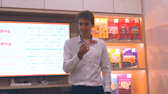 新移民家長:我的英文水平,還沒新加坡小學一年級孩子好