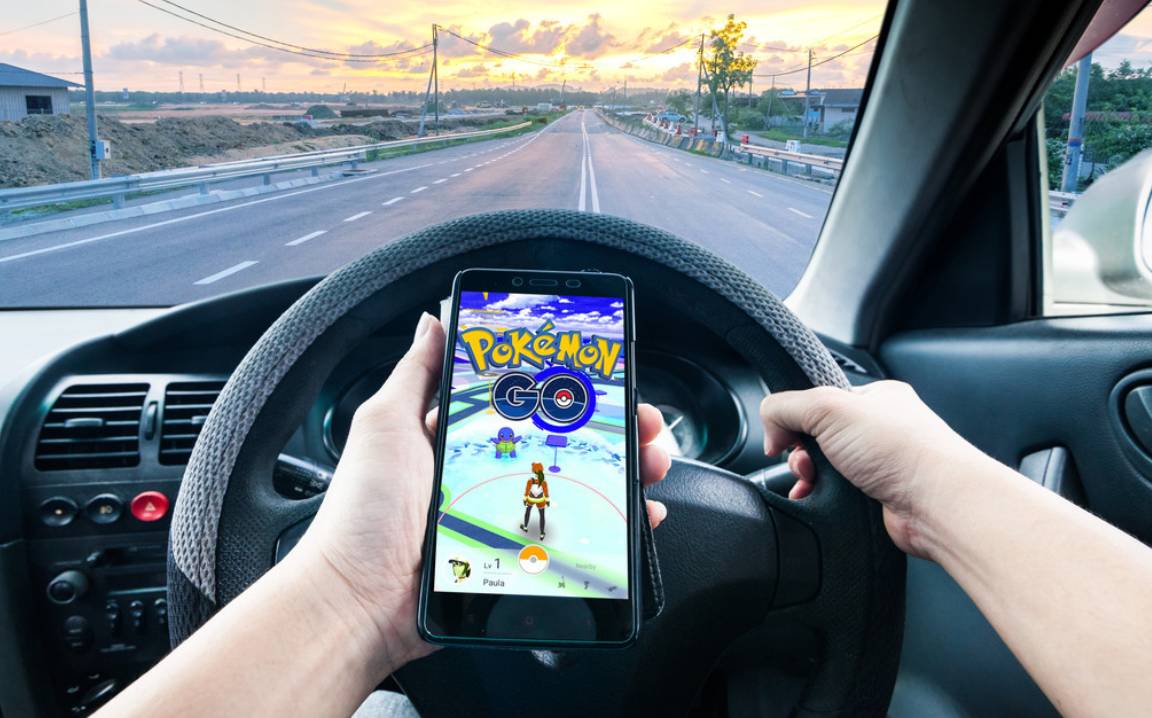 開車玩手機!你以爲你是藤原拓海