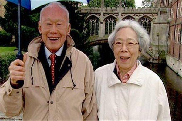 新加坡国父李光耀一族,高智商的祖孙三代,无人可敌的学霸之家