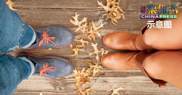 伺机亲吻女学生 狼教师被控 认罪