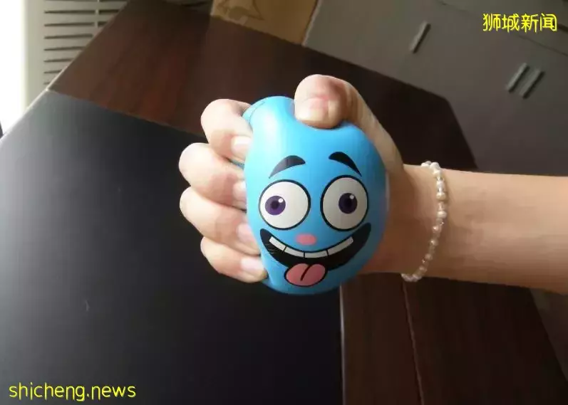 我和女儿在新加坡被毁三观，售货员：“这里是新加坡，不是中国”