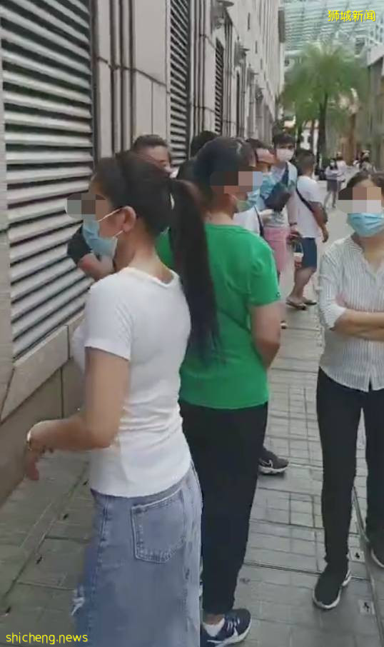 科興在新加坡瘋狂受歡迎,診所外排隊十幾米!供不應求!實拍堂食第一天,人突然多了