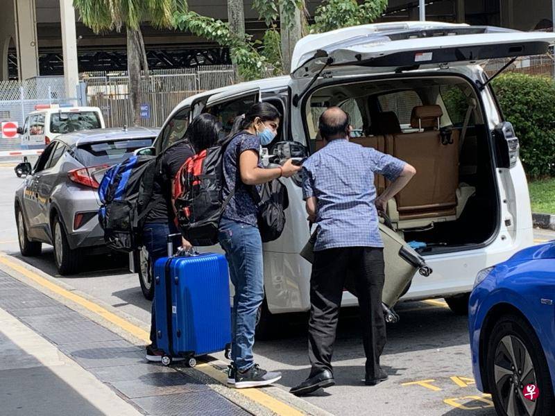 ​从马入境 隔离措施收紧 · 打工族纷赶返狮城