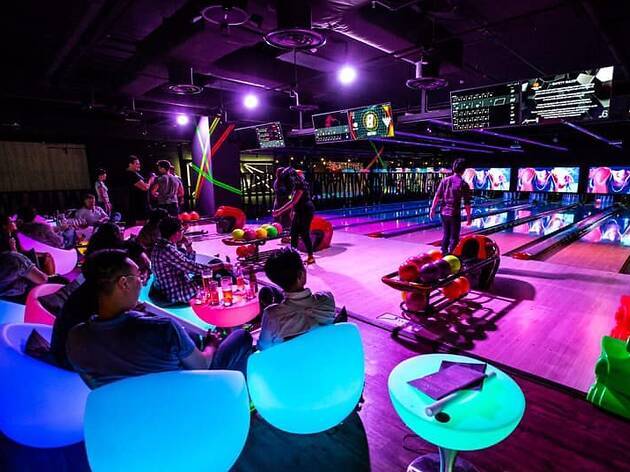 新加坡夜生活指南:摩天轮浪漫晚餐、迷你高尔夫、骑行滨海湾等精彩活动,带你告别无聊