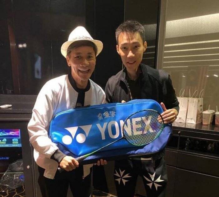 李宗伟豪赠卖鱼哥  24万令吉球拍