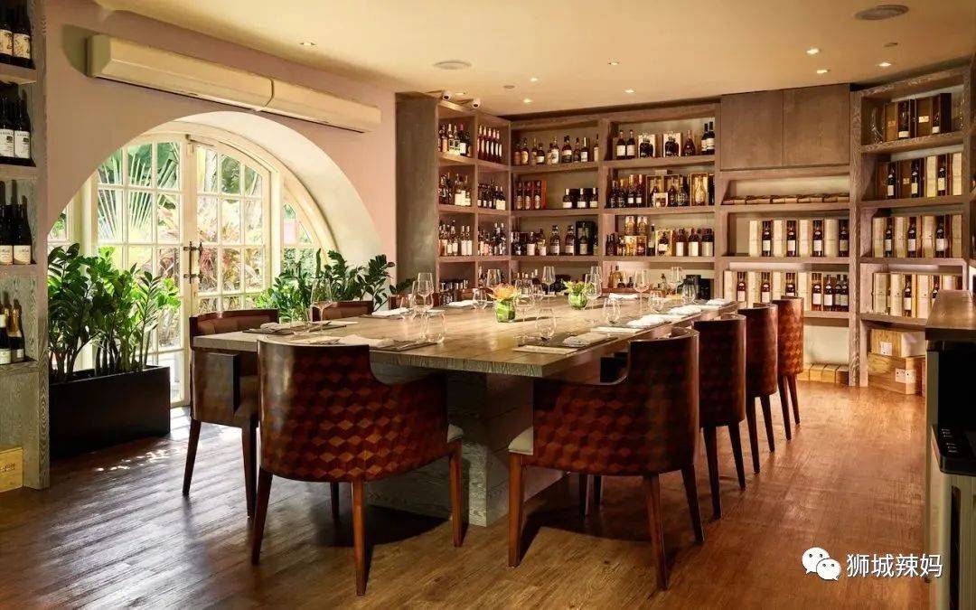 親自打卡!我在烏節路挖到一家超有feel的米其林餐廳