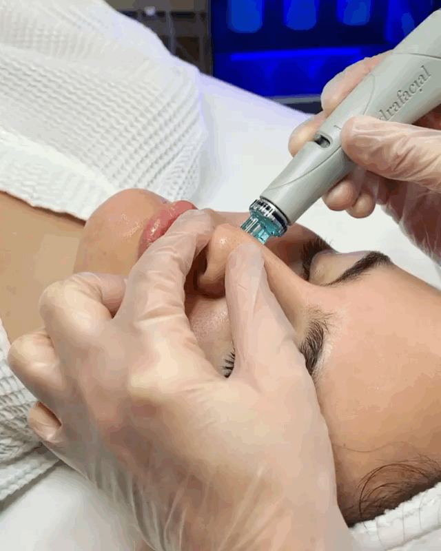 叮咚!@小仙女,己悦医美正在派送你的圣诞礼物...