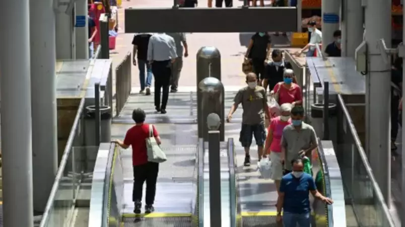 新加坡防疫新政：不打加強針算“未完成接種”，接種中國疫苗的要打第4針