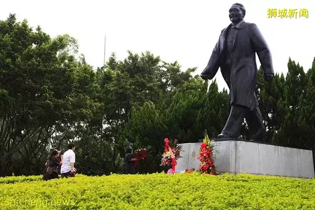 新加坡總理李光耀,多年後回憶談及鄧公:從未見過這樣的領袖