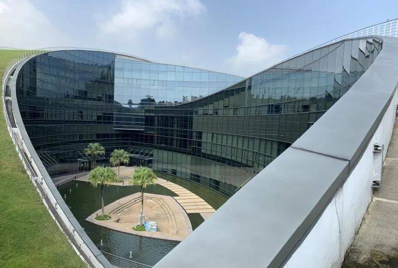 新加坡最新调查显示好环境有利学习，新加坡的大学环境如何