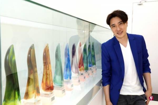 ◤红星大奖◢集满10个红星奖座 许振荣毕业上“神台”