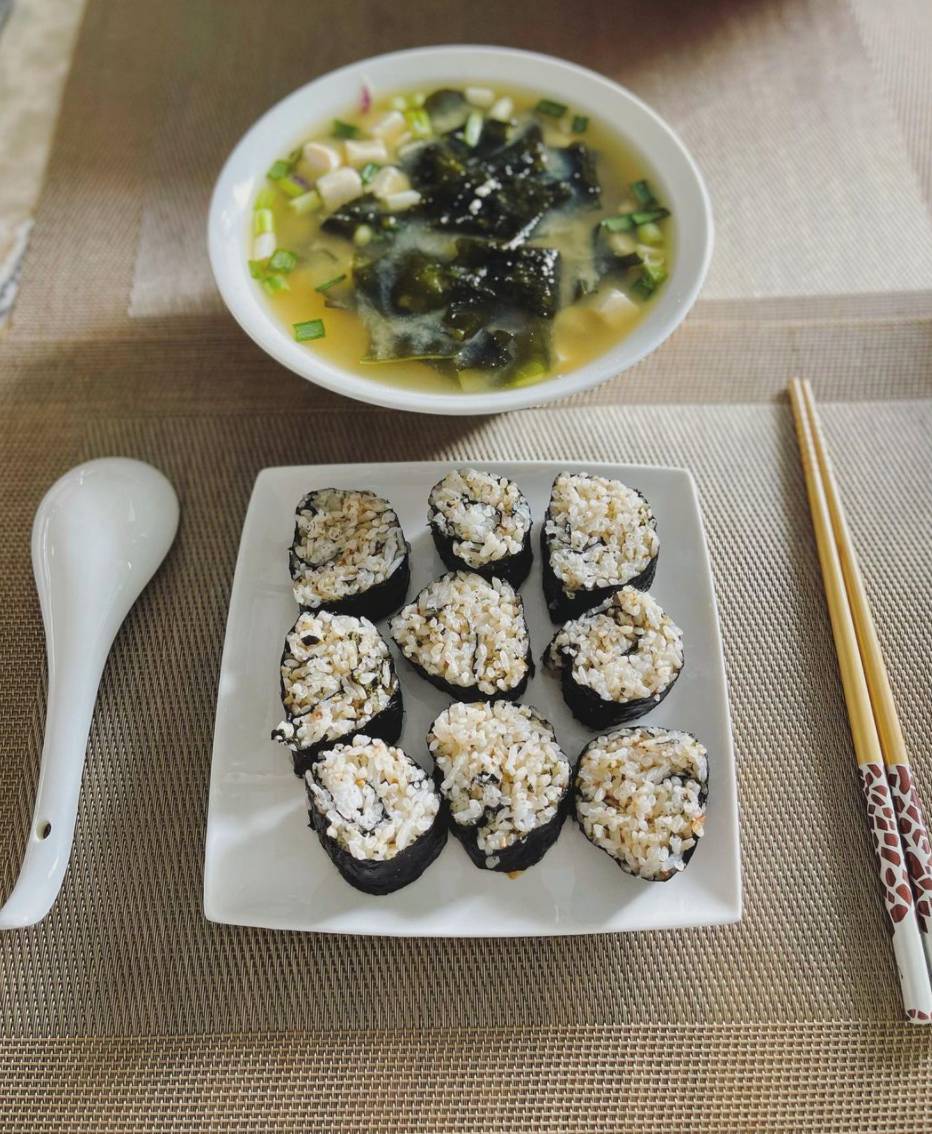 林俊杰回到新加坡过年啦！还在滨海湾骑车遛圈