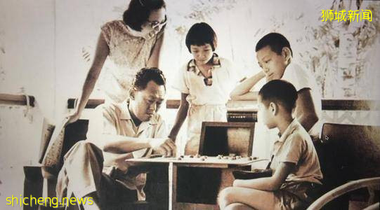 李光耀：新加坡面临严重的人口问题，我无从解决，只能交给下一代