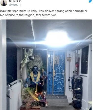 组屋单位大门旁 竖一尊兴都神像