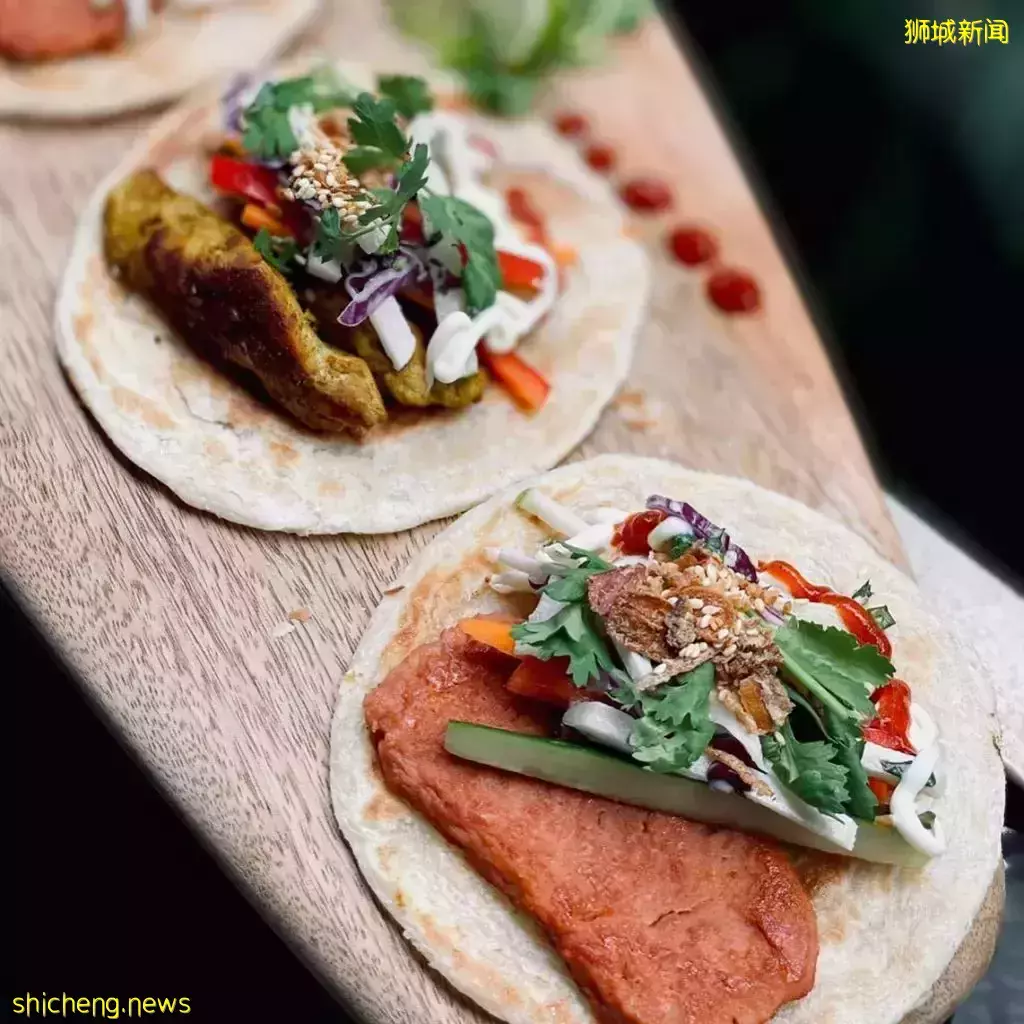 Shiba Roti自创新加坡版Taco🌮饼皮改用印度煎饼,丰富馅料加自制酱汁,一份下肚超满足✨