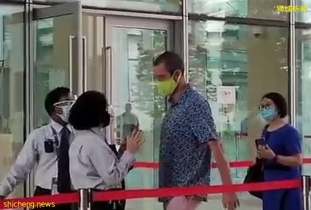 前有无罩嫂,现有无罩哥!这两人在新加坡“口罩自由”了