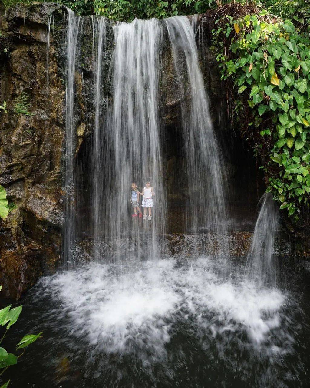 你知道新加坡的“瀑布魅力”麽