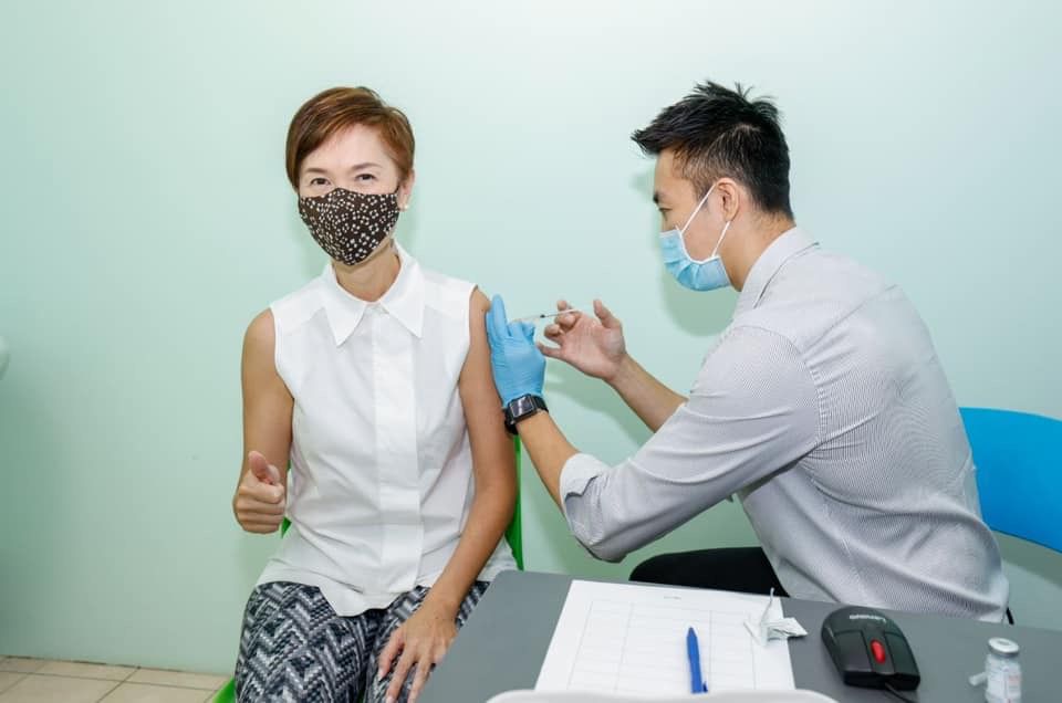 楊莉明:已接種莫德納疫苗 與輝瑞疫苗相當