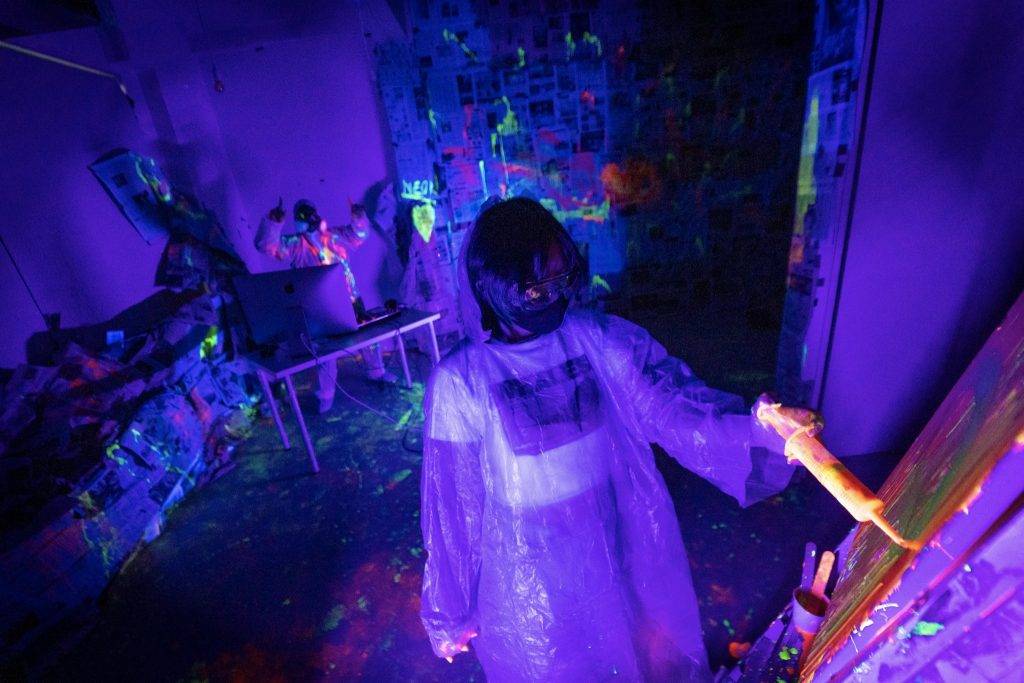 升級版Art Jamming🎨The Neon Playground作畫蹦迪兩不誤🙌1月22日限時活動:夜光噴槍+水汽球+DJ打碟🎼