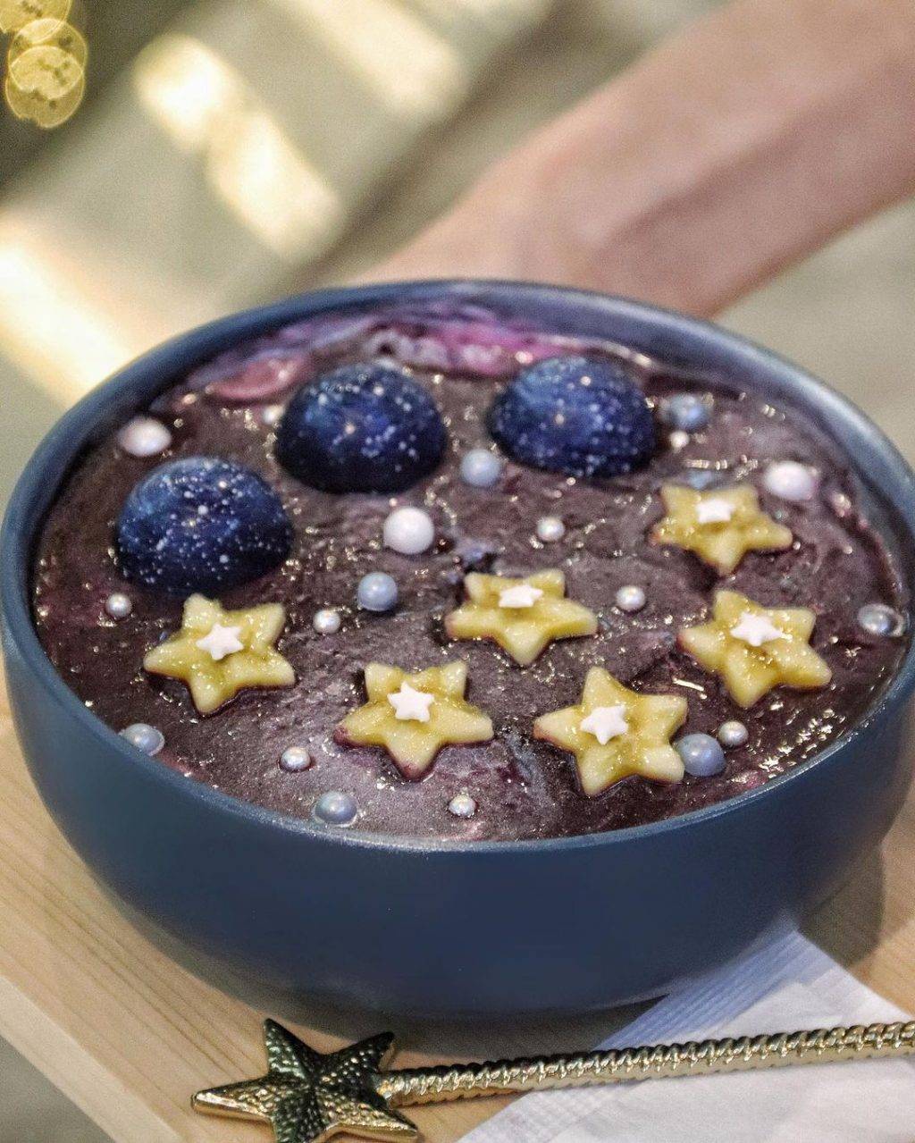 全網顔值最高的Acai Bowl✨烏節路Porcelain Cafe❤️遨遊星河宇宙、健康低脂低卡，包你能瘦還能美😏