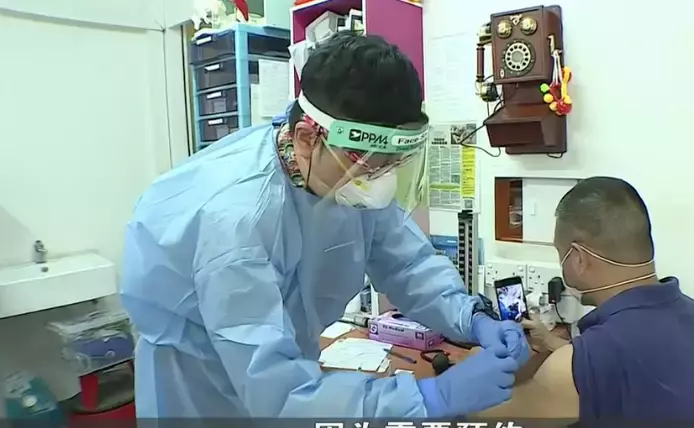 科兴:三针疫苗可有效对抗奥米克戎!新加坡鼓励民众打追加剂