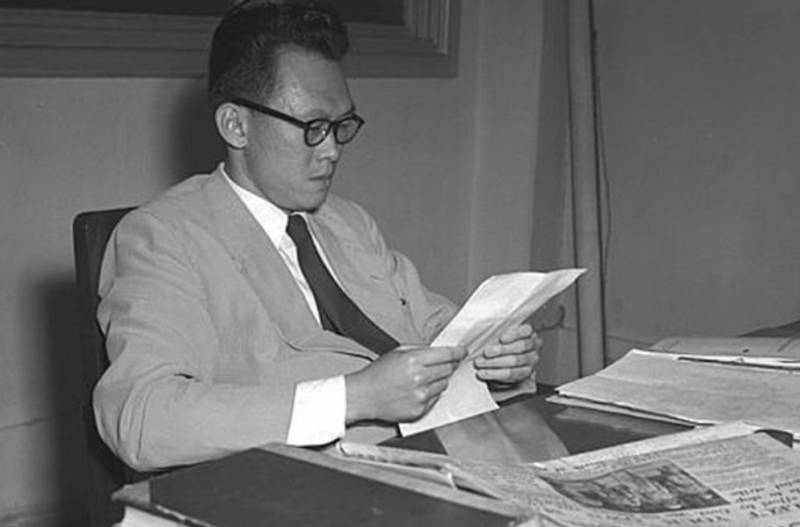 新加坡清晨5點幾十人去法院排隊，旁聽李顯龍“打官司”