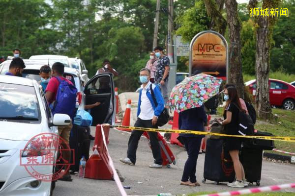 ◤複管令SOP◢ 返馬人數暴增 越堤族煎熬24小時 還無法回家