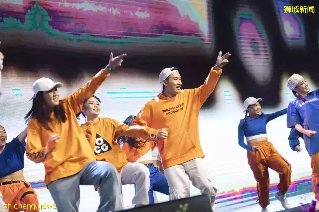 SMU 头条 新加坡管理大学为2020届毕业生举办盛大线下毕业典礼