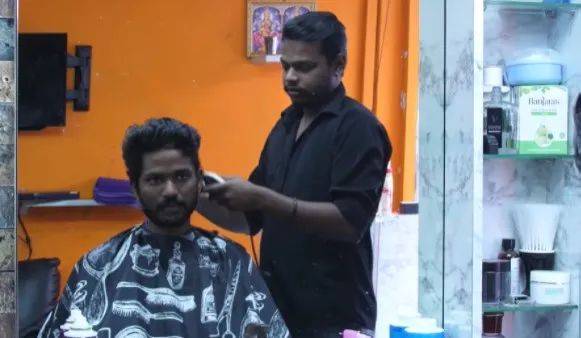 实拍!新加坡客工如何以450新元的薪水挣扎求生