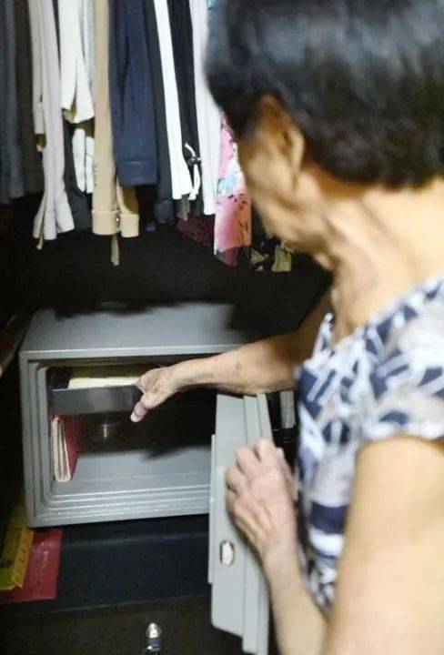 开九旬雇主保险箱 女佣偷3万棺材本