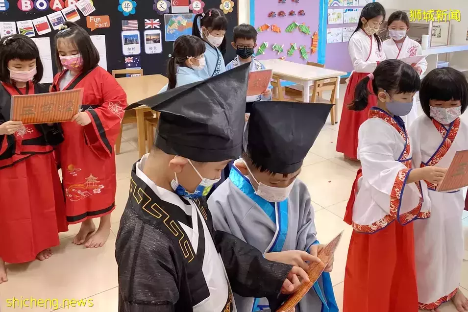 這間新加坡幼兒園火了！西方教育法+中國傳統文化，學編程、京劇