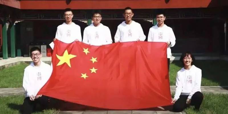 新加坡總理秀才藝,百萬網友瘋狂打Call!究竟秀什麽那麽稀奇