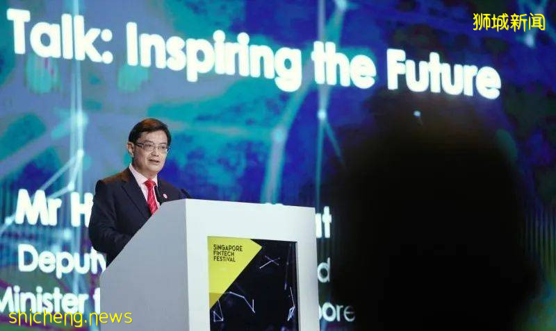 新加坡民防部隊前線人士將于2022年前全員裝備智能手表,全島五項人工智能計劃將同步實施