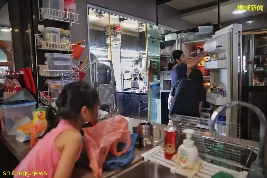 在新加坡養8個孩子，一周只花$300！沒有女傭，日子到底過得怎麽樣