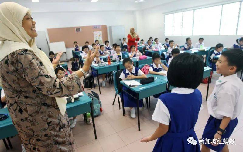 华语马来语会话课在新加坡校内推行15年　不能只为了与摊贩沟通