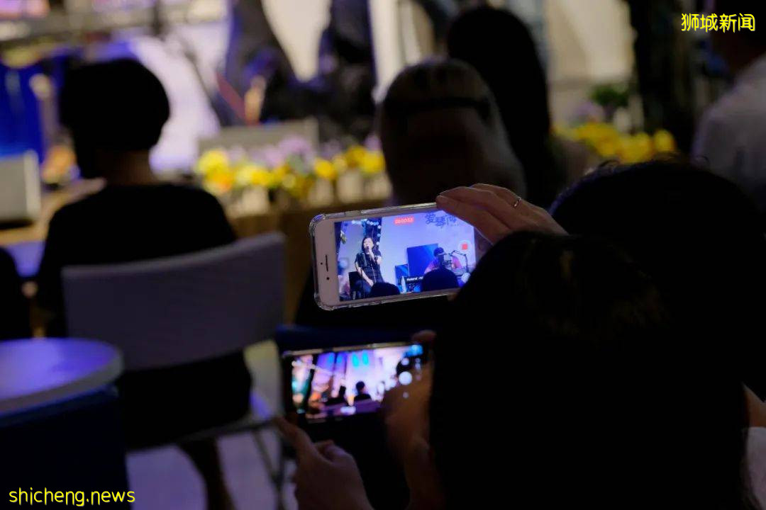 經營24年不賣酒只賣歌，捧出衆多新加坡歌手，新加坡最後一家民歌餐廳這個星期天熄燈