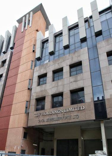 离职前 抱72万珠宝潜逃 被捕后 珠宝已被他卖光