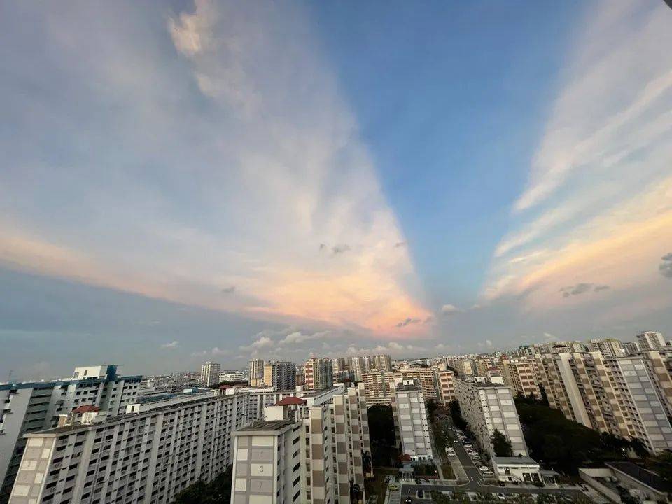 曙暮晖？反曙暮晖？今年迄今新加坡天空已出现哪几种自然光学现象