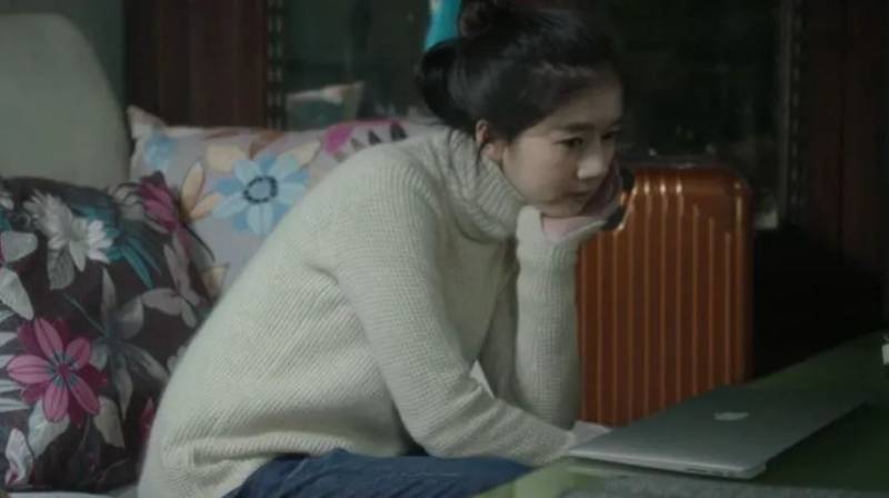 第一个入选今年亚太区最美面孔的新加坡女孩，在中国这么红